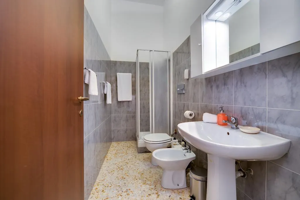 Residenza Via Firenze Rome 0*,  Italië
