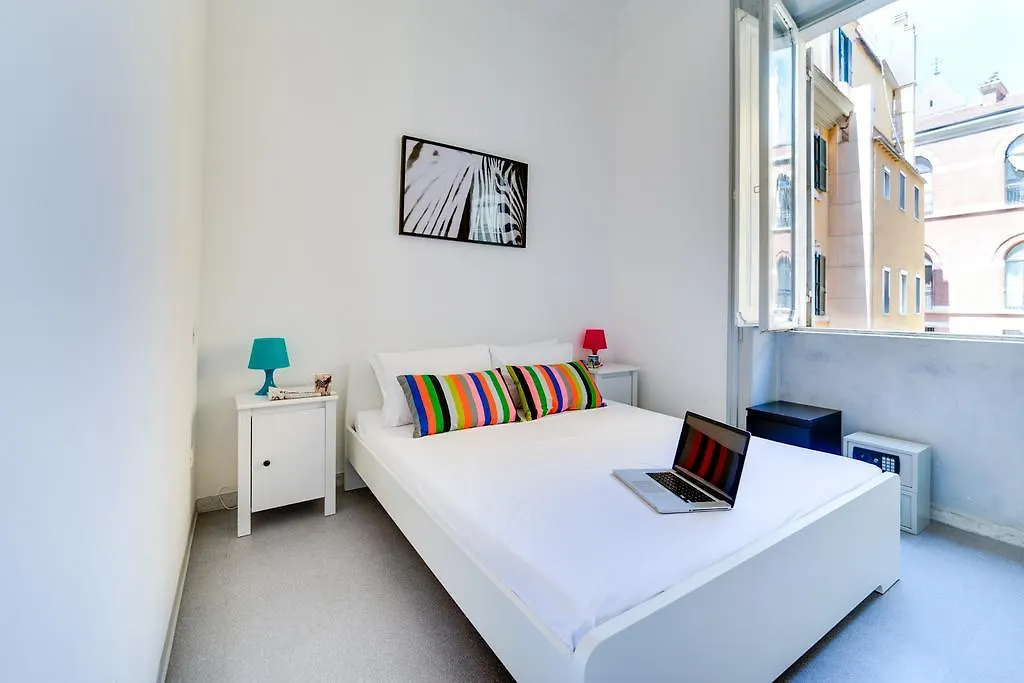 Residenza Via Firenze Rome